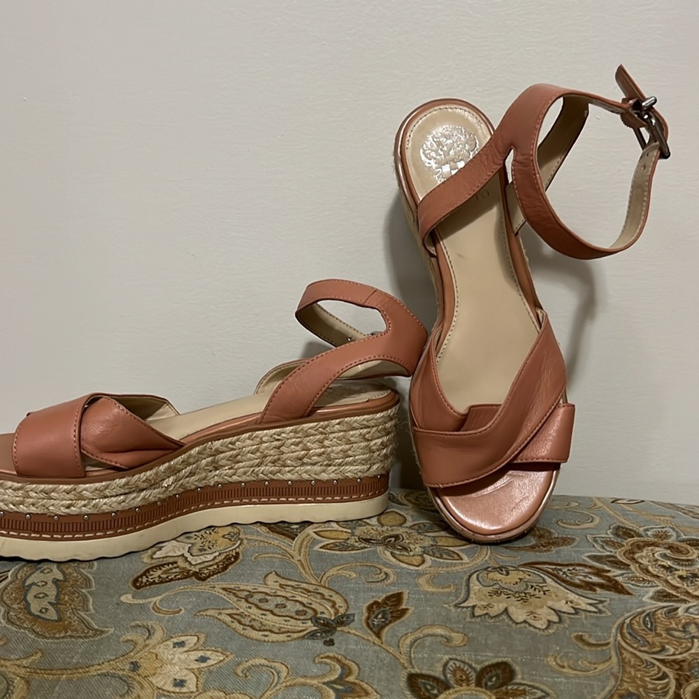 Vince Camuto, pink leather wedge, sandal, size 9 - Picture 2 of 9